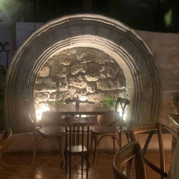 Outstanding experience! Impressive wine list and a first time for me ‘olive oil menu’ and that was a W.O.W.  Food wise Cretan experience! What variety, taste, structure, flavours!