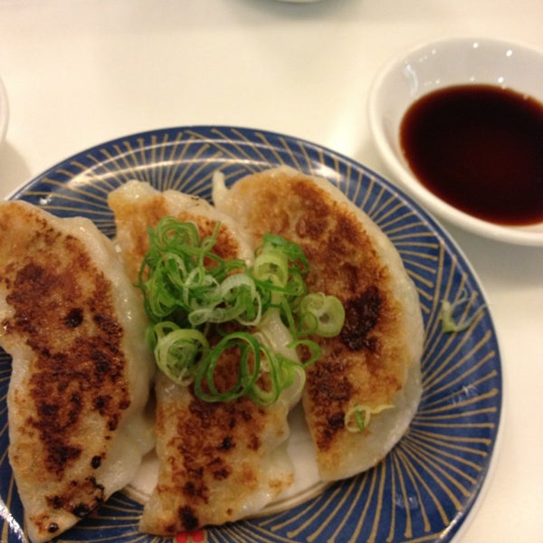 Foto scattata a Hanaichi Sushi Bar + Dining da Riane il 2/3/2013