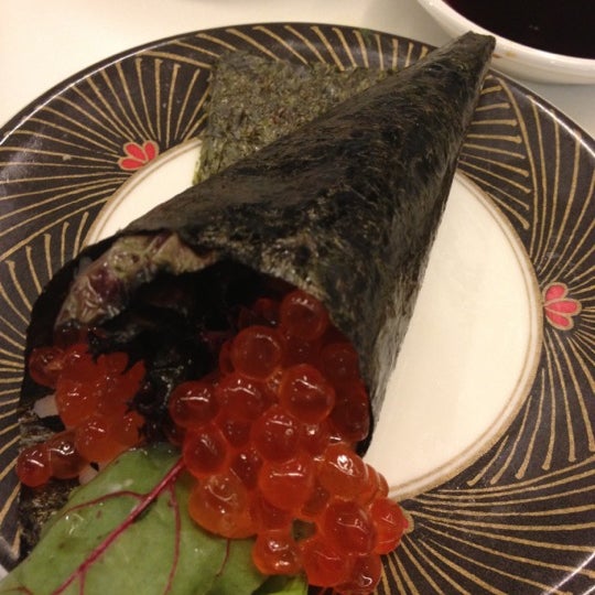 Foto scattata a Hanaichi Sushi Bar + Dining da Riane il 12/21/2012