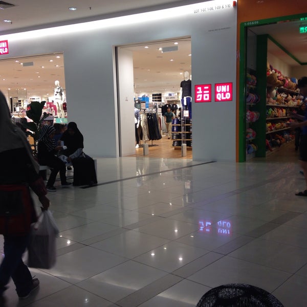 Uniqlo Kluang Mall 1 Tip From 68 Visitors