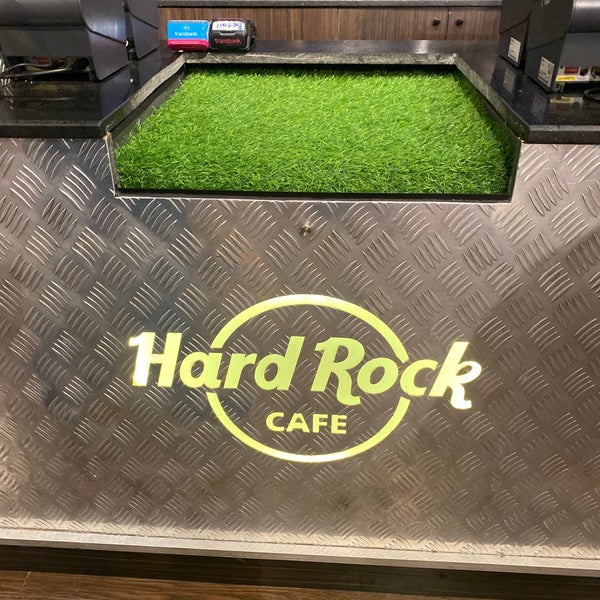 Photo taken at Hard Rock Cafe Santiago by Vivi T. on 3/21/2023