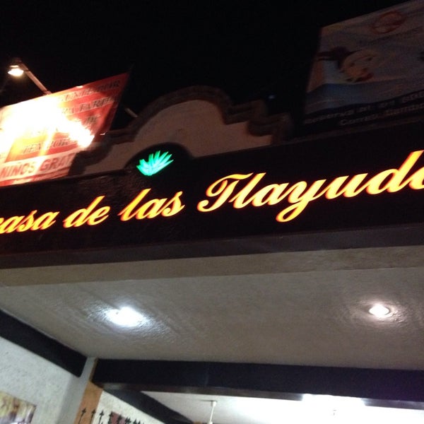 Photo taken at La Casa De Las Tlayudas by Rosemberg I. on 11/29/2014