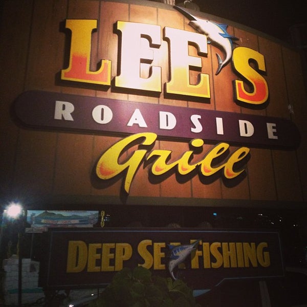 Photo taken at Lee&#39;s Roadside Grill by Marcos G. on 8/31/2013