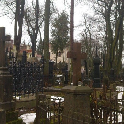 รูปภาพถ่ายที่ Bernardinų kapinės โดย Михаил Г. เมื่อ 1/4/2013