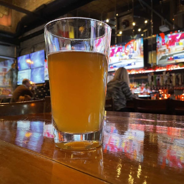 The Standard Bar & Grill Bar in Chicago