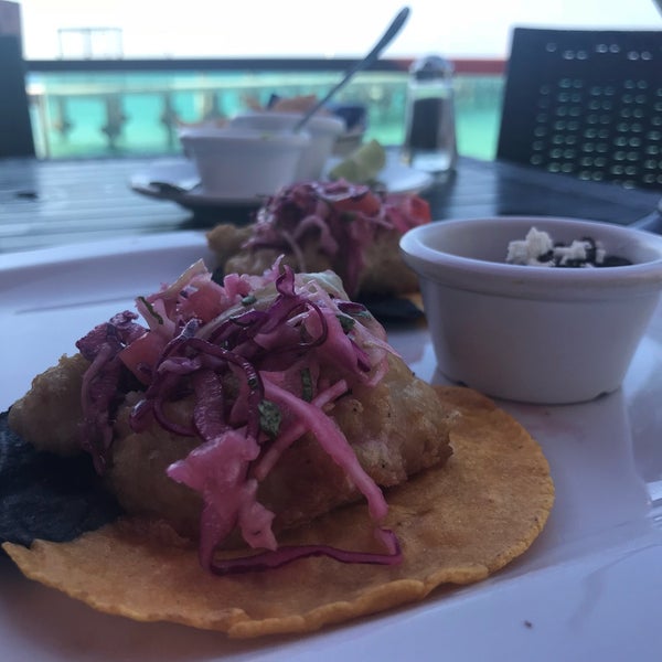Foto tomada en Mocambo Mexican Seafood &amp; Lobster  por Mariolis el 4/20/2018