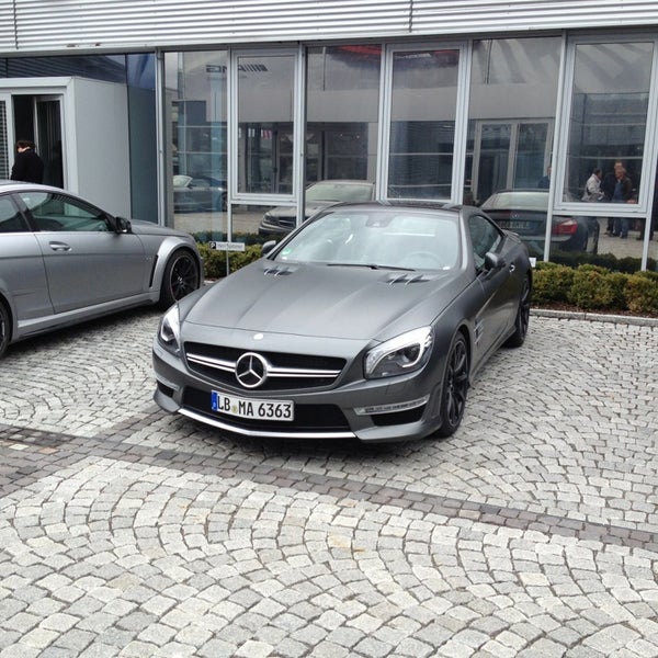 4/10/2013 tarihinde Alexander K.ziyaretçi tarafından Mercedes-AMG GmbH'de çekilen fotoğraf