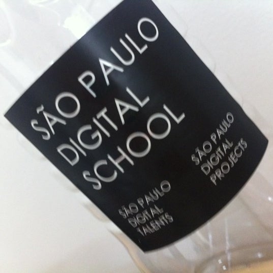 รูปภาพถ่ายที่ São Paulo Digital School โดย Daniel T. เมื่อ 12/3/2012