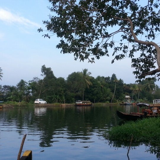 Foto tirada no(a) Kumarakom Lake Resort por Godly G. em 1/5/2014