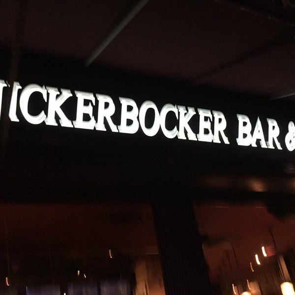 Foto diambil di Knickerbocker Bar &amp; Grill oleh Rich C. pada 8/29/2016