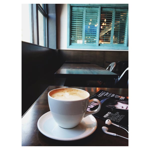 10/12/2015 tarihinde ᴡ O.ziyaretçi tarafından Cafe Blue'de çekilen fotoğraf