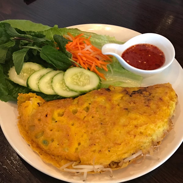 Foto diambil di Lucky Corner Vietnamese Cuisine at Westview oleh ⭐️Pam⭐️ pada 10/30/2016