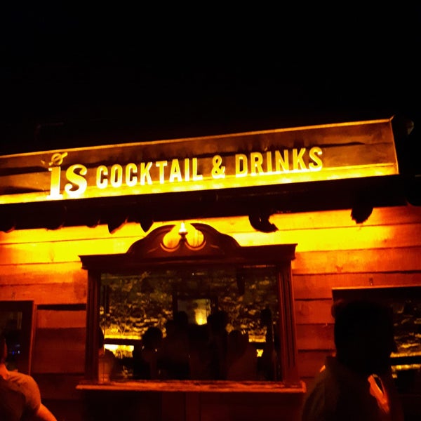 Photo taken at İş Cocktail Bar 🍹🍸🍻 by Mucella O. on 7/28/2018