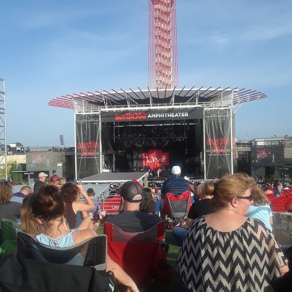 Снимок сделан в Austin360 Amphitheater пользователем Ash M. 7/21/2018