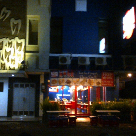 9/5/2013에 Adi M.님이 Chom Chom Asian Fast Food에서 찍은 사진