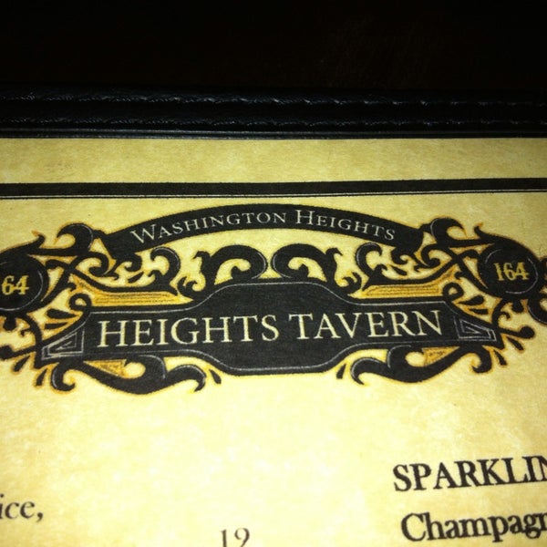 Photo taken at Heights Tavern by Gabriel أ. on 9/28/2013