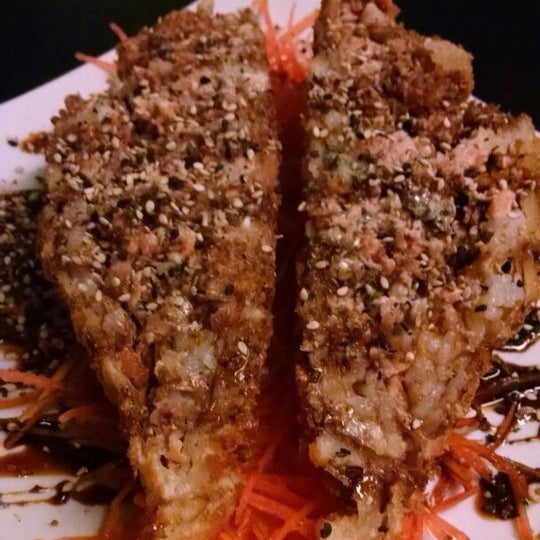 Aproveite a pedida de Hoje: 2 Temaki Butterfly, frito na massade rolinho com patê de salmão e akin, geléia de pimenta, molho tatê e gengilin + 2 Budweisert de R$ 45,60 p/ R$ 27,00 www.pedidadehoje.com