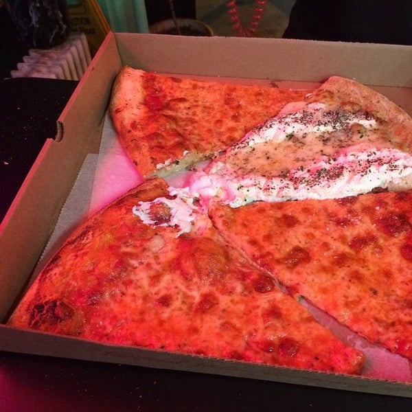 Das Foto wurde bei Norberts Pizza von Angelo T. am 8/31/2014 aufgenommen