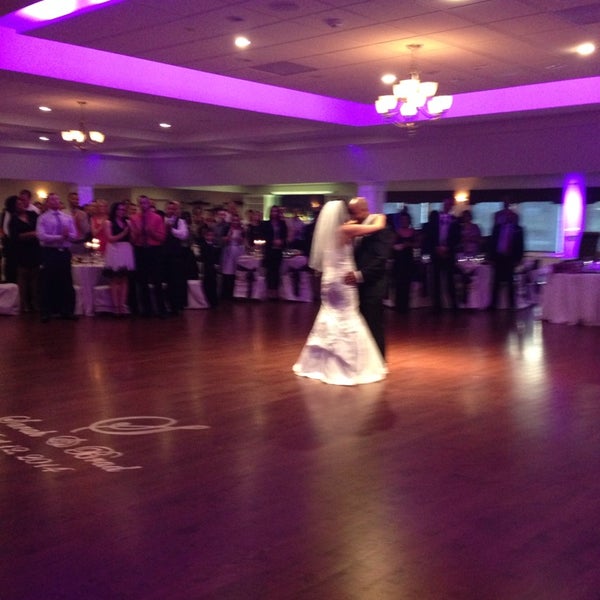 Canoe Club Ballroom 3 tips