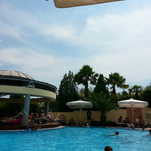 Das Foto wurde bei Ambassador Hotel Thessaloniki von Kostas D. am 7/27/2014 aufgenommen
