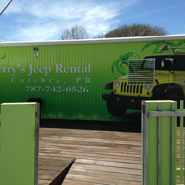 Das Foto wurde bei Jerry&#39;s Jeep Rental von Annie M. am 3/17/2013 aufgenommen