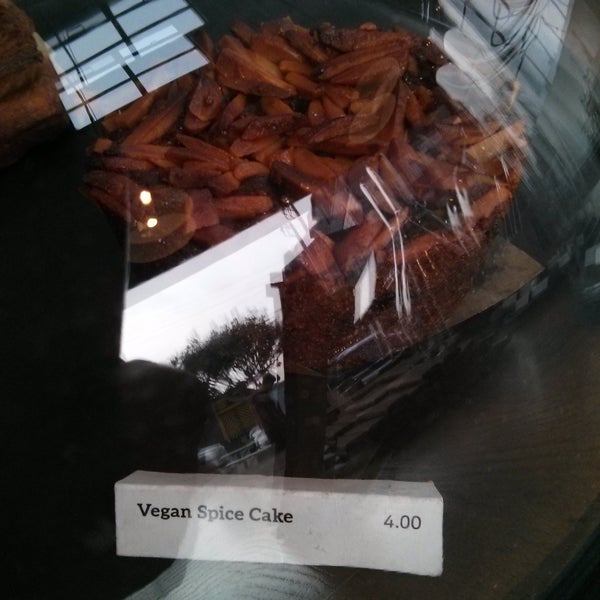 Almond pastries, Vegan spice cake