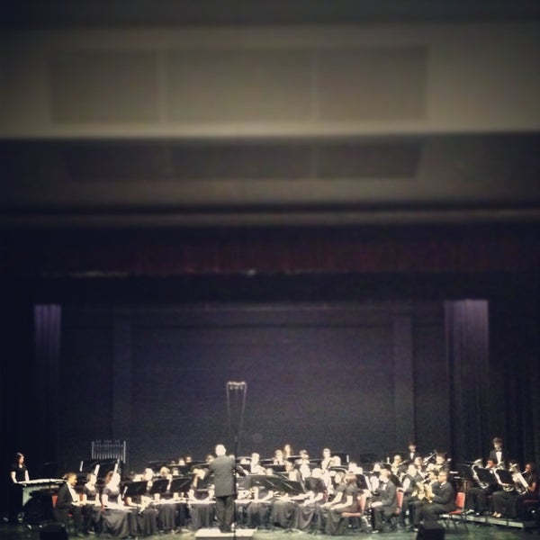 Foto scattata a Henry County Performing Arts Center da Christhea A. il 2/28/2013
