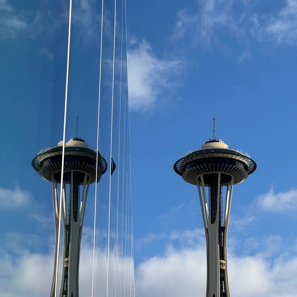 รูปภาพถ่ายที่ Seattle Center โดย Chris C. เมื่อ 9/30/2023