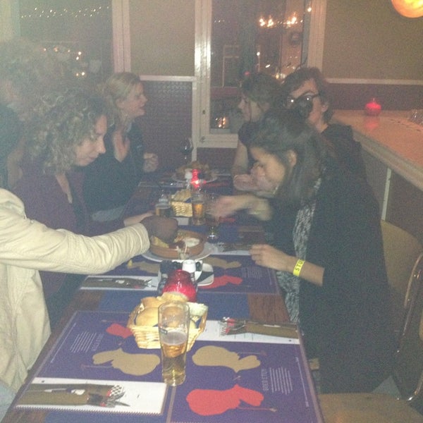 11/16/2013 tarihinde Lois T.ziyaretçi tarafından Studio Tilburg'de çekilen fotoğraf