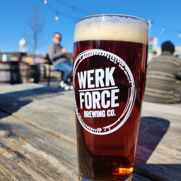 Foto tirada no(a) Werk Force Brewing Co. por Neal H. em 2/19/2023