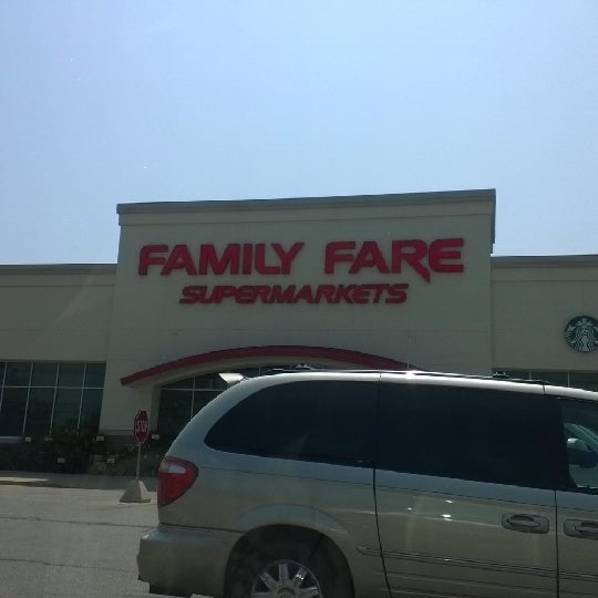 Photo taken at Family Fare Supermarket by Donald V. on 8/3/2014