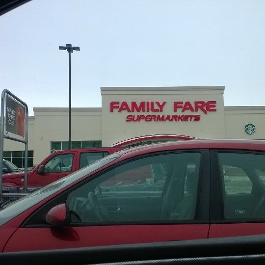 Photo taken at Family Fare Supermarket by Donald V. on 2/12/2014