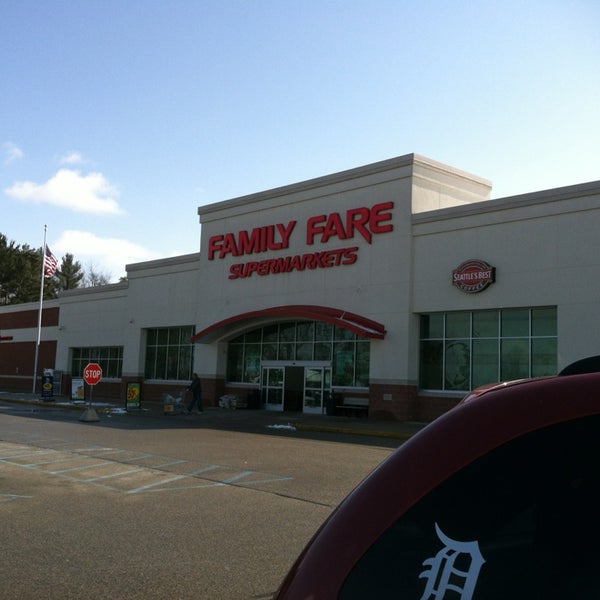 Photo taken at Family Fare Supermarket by Donald V. on 3/16/2013