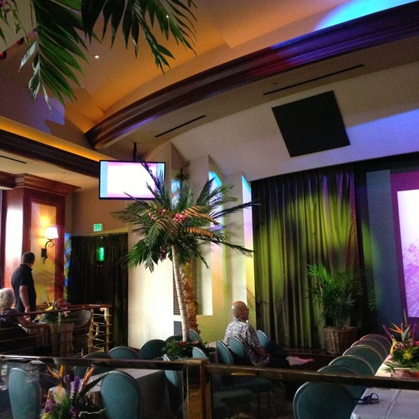 Cascade Lounge Lounge In Palm Springs