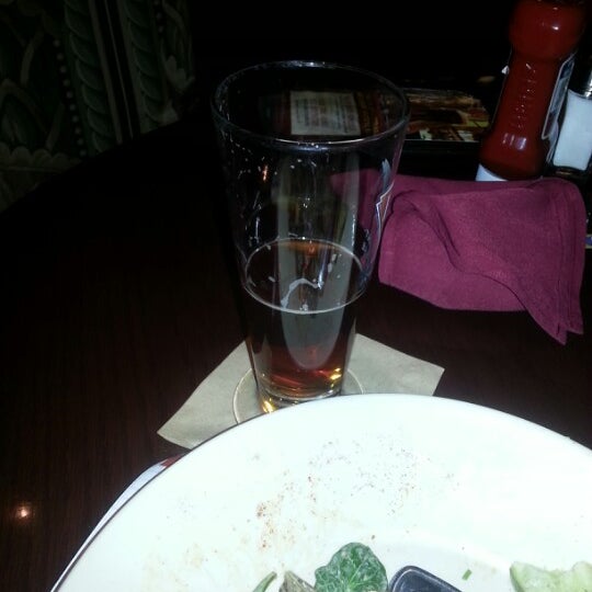 Photo taken at BJ&#39;s Restaurant &amp; Brewhouse by Tawnya P. on 10/27/2012
