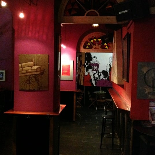 รูปภาพถ่ายที่ La Habana Bar โดย La Habana B. เมื่อ 10/8/2012