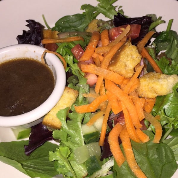 Photo taken at BJ&#39;s Restaurant &amp; Brewhouse by Brittany F. on 5/11/2015