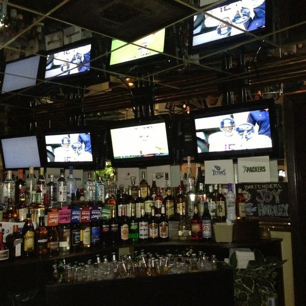 Photo taken at Players Sports Bar &amp; Grille by Michel L. on 12/23/2012