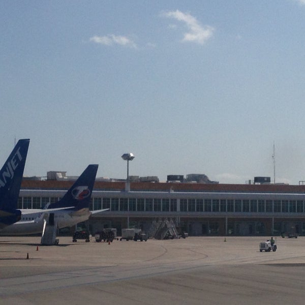 5/5/2013 tarihinde Isaac D.ziyaretçi tarafından Cancún Uluslararası Havalimanı (CUN)'de çekilen fotoğraf