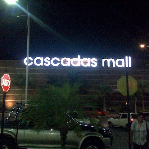 Photo prise au Cascadas Mall par Arturo R. le2/9/2013