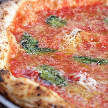 Recommended pizza: CosaccaOne of the best pizzerias in Italy. Pizzas with excellent dough and exceptional care in the choice of the ingredients.
