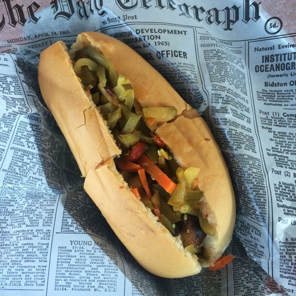 Their “vegan options are the best in town.” In addition to their five vegan sausages, their clearly labeled vegan toppings include grilled jalapeños, spicy pickles, Hawaiian plum BBQ, and vegan cheese