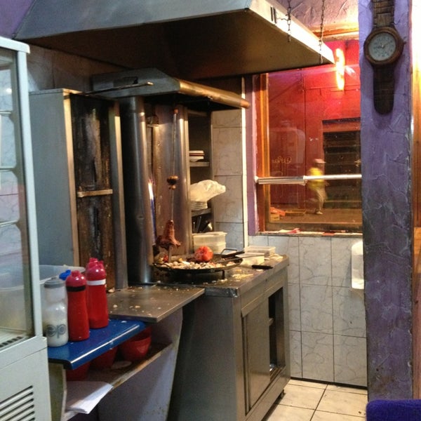 Снимок сделан в Döner Kabab пользователем Daniel M. 2/14/2013