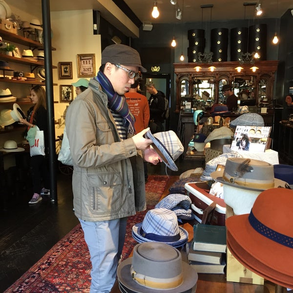 Photo taken at Goorin Bros. Hat Shop - Newbury by YoO on 10/1/2017