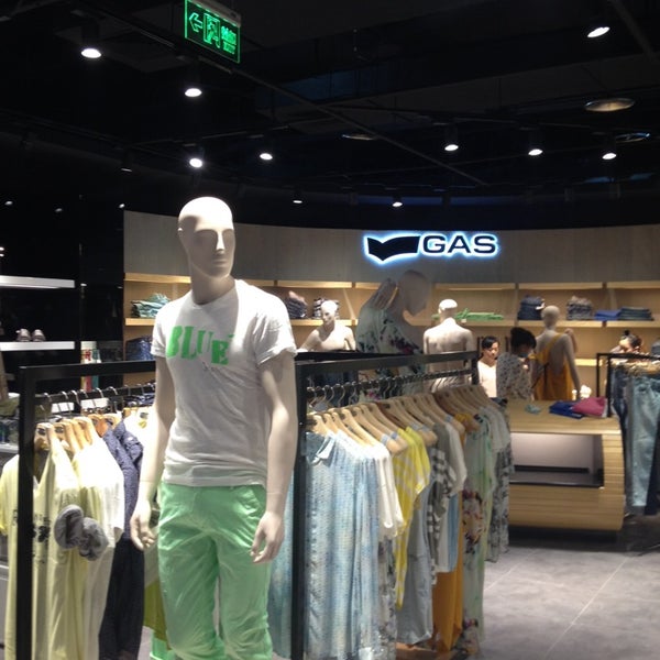 Gas jeans cheap showroom near me
