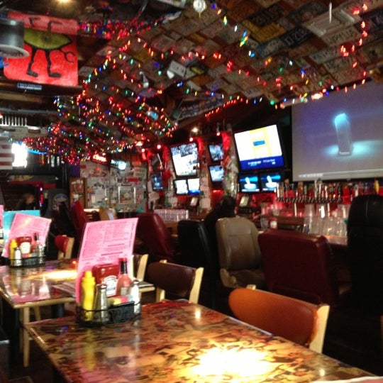 Barney's Beanery Pasadena'da Bar