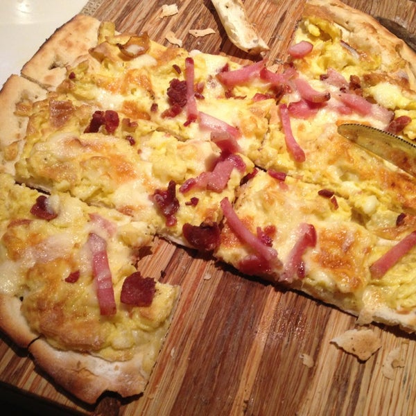 Fabulous scrambled egg pizza!!!!