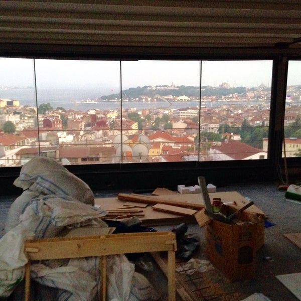 Zoe (Artık Kapalı) Tomtom Tomtom Mah. Yeni Çarşı Cad. No38 Beyoğlu