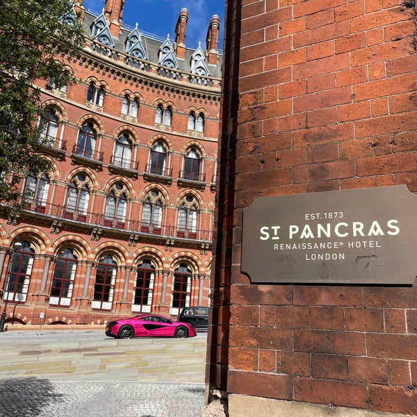Photo taken at St. Pancras Renaissance Hotel London by ,mogs on 8/1/2023