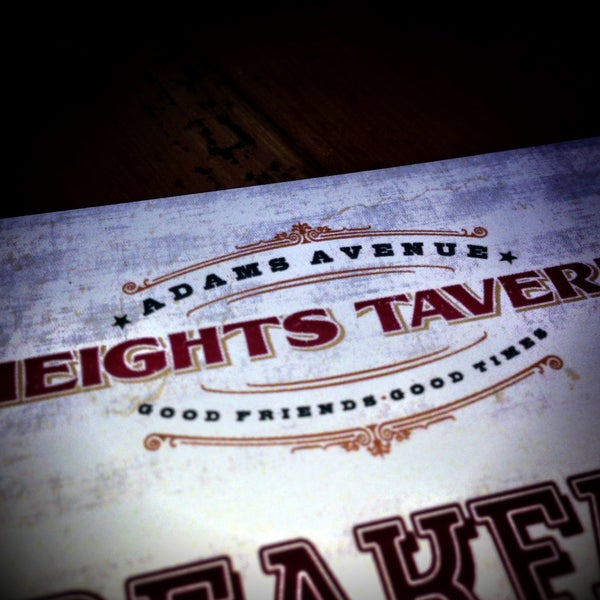 Foto tirada no(a) Heights Tavern por Randy B. em 5/11/2013